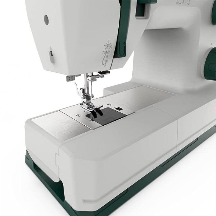 Macchina da Cucire Meccanica Rotativa - Modello Necchi Q421A con 21 Punti