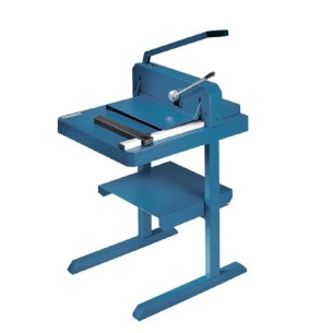 Taglierina a Leva Modello Serie 840 con Tavolo - Dimensione Piano 76 x 65 cm - Luce di Taglio 43 cm