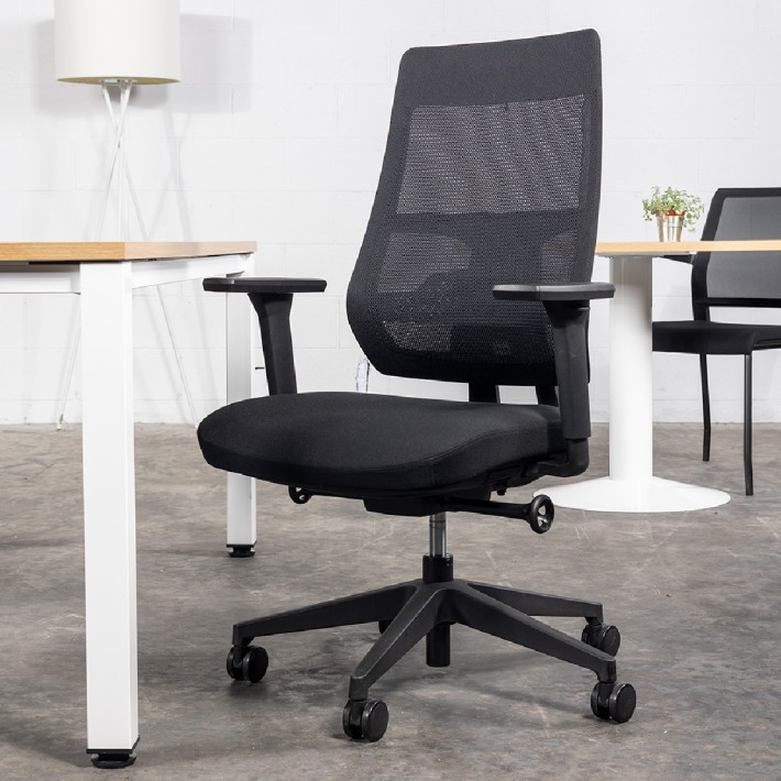 Sedia Operativa Modello 934M - Colore Nero/Rosso