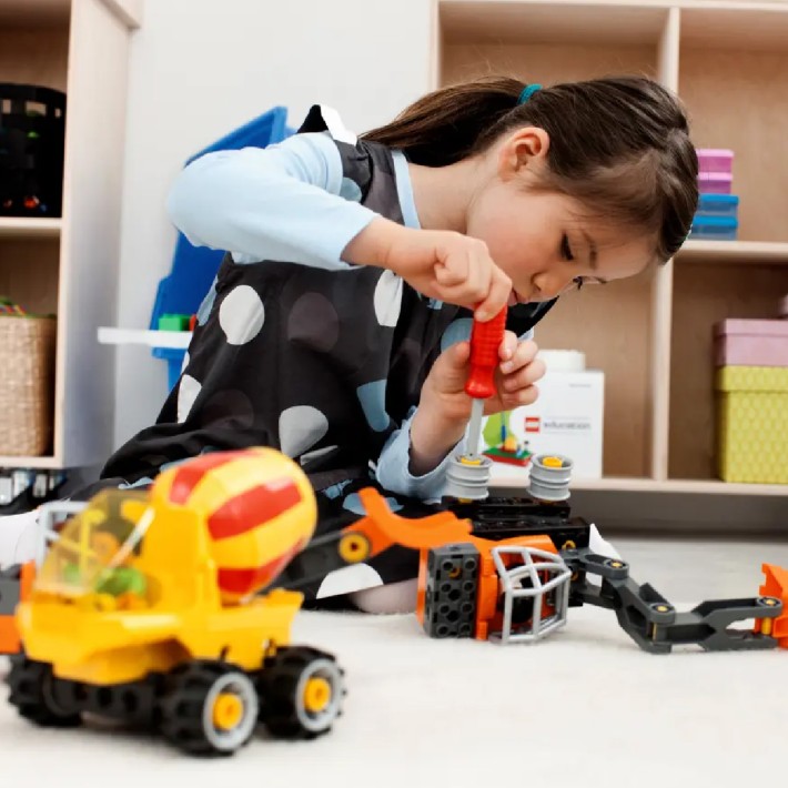 Set LEGO Education con 2 Macchine da Cantiere e Schede di Attività
