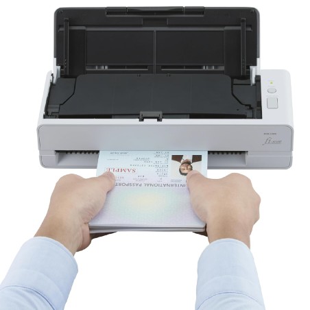 Scanner Fujitsu FI-800R: Scansione Rapida, Design Compatto e Software Avanzato