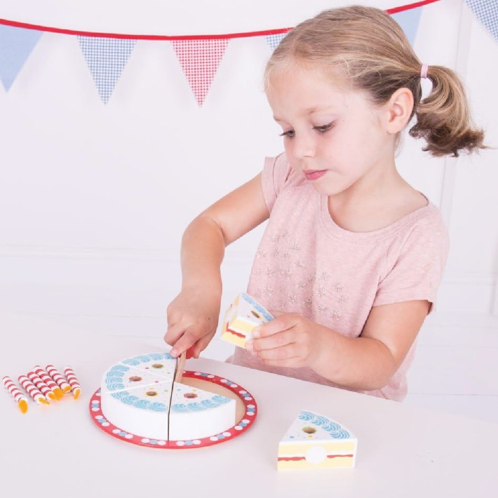 Set Gioco Torta di Compleanno in Legno da 14 Pezzi